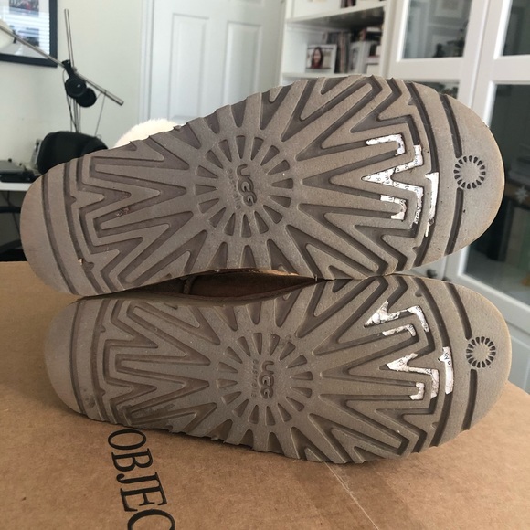 Almost New UGG Boot - Picture 2 of 2